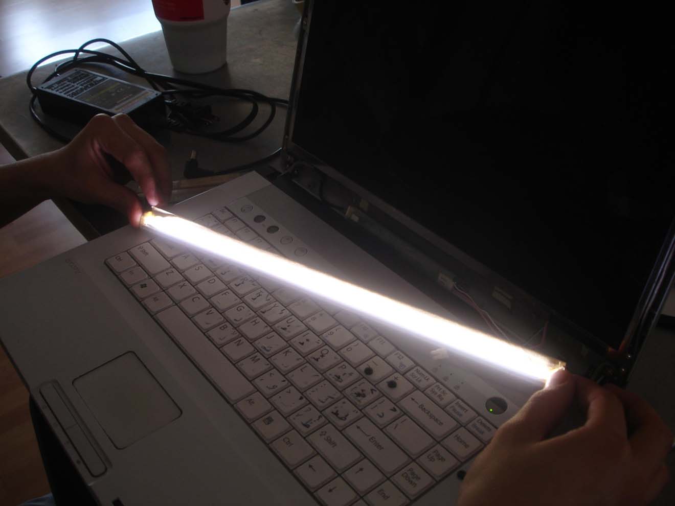 Замена и ремонт подсветки экрана ноутбука в Нижнем Тагиле