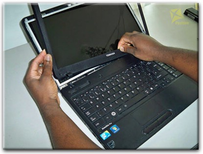 Замена экрана ноутбука Toshiba в Нижнем Тагиле